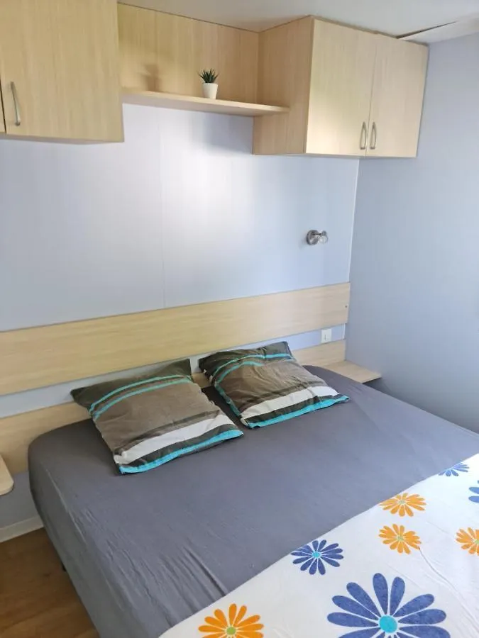 Kerlinga Hotel Bredene 0*,  Belgium